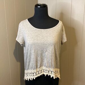 C Rewind Women’s Medium Cropped T Shirt Fringe Embroidered Lace Hem